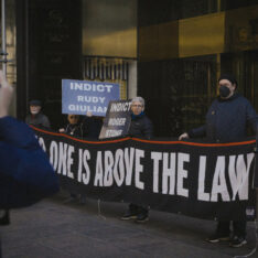 Scen från dokumentärfilmen Make Democracy Great Again som har biografpremiär den 8 september 2023